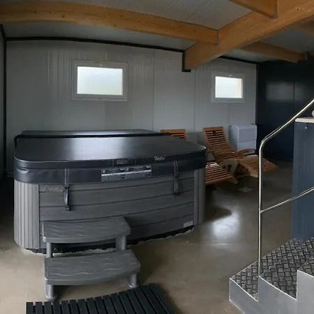 Belle 6 Pers 2h Espace Bien-etre Privatise Inclus 80 M2 De Detente Garantie Villa Équilly