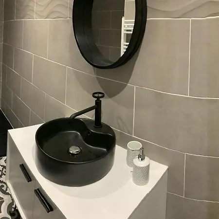 Belle 6 Pers 2h Espace Bien-etre Privatise Inclus 80 M2 De Detente Garantie Équilly